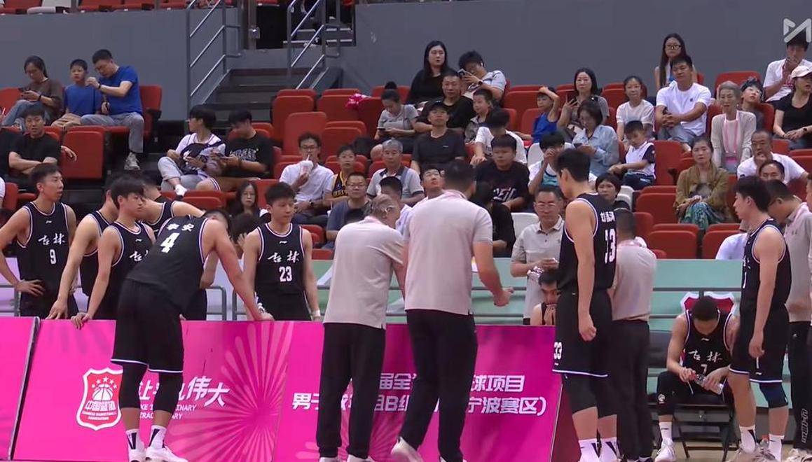 包含江苏男篮备战对抗浙江队，全队精气神十足的词条