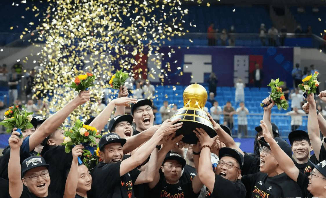 od体育娱乐-篮协杯比赛激烈进行，各大学队伍争夺晋级名额